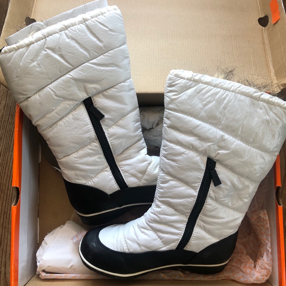 🎁👢NIB: Sporto Women’s White Whitney Boots